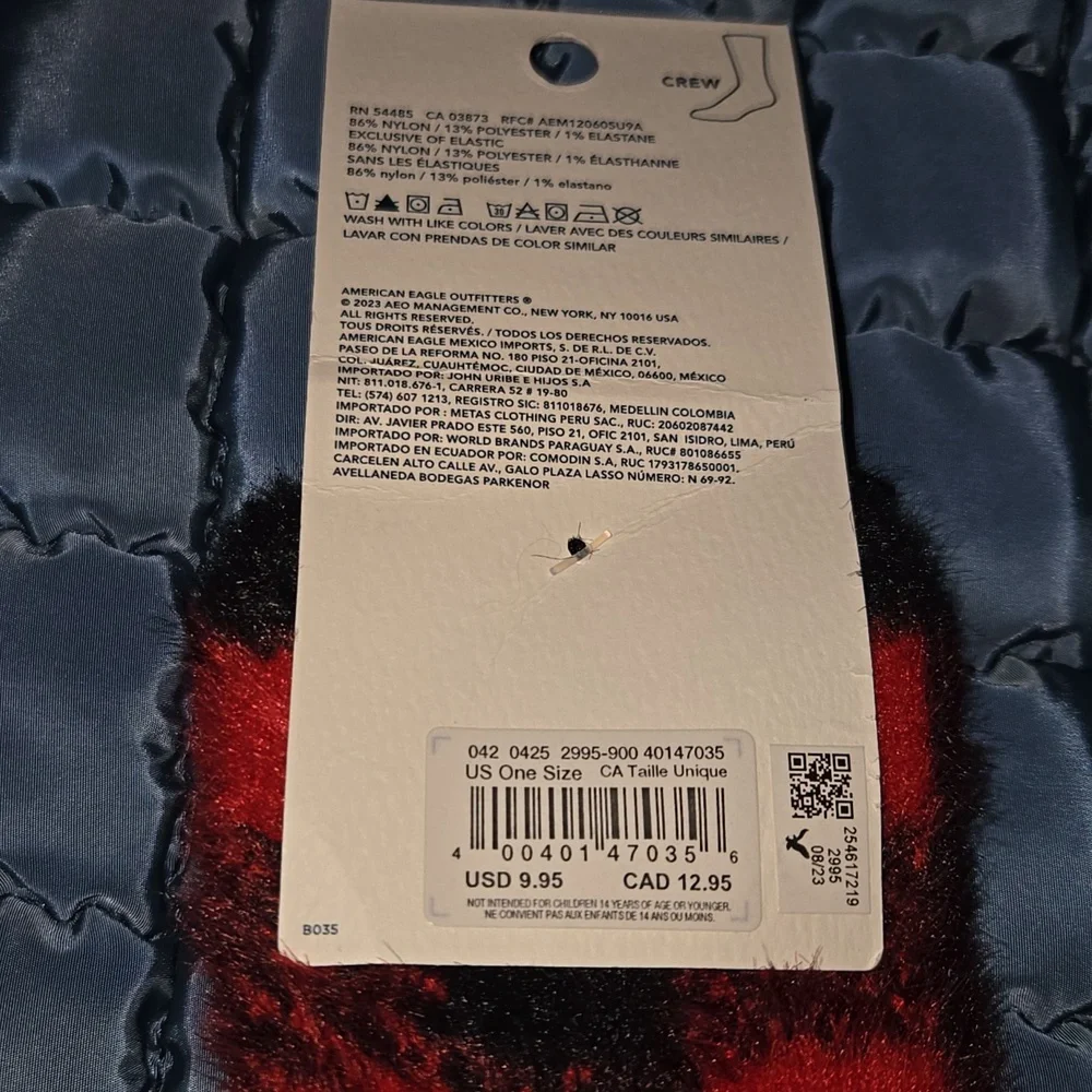 NWT American Eagle Red and Black Plaid Fuzzy Crew Socks One Pair One Size